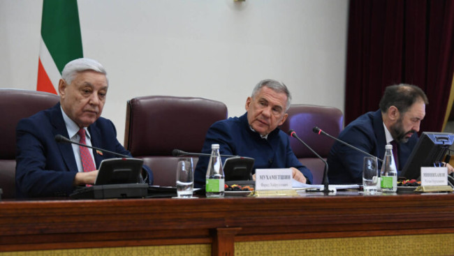 Минниханов провел заседание Совета Безопасности РТ по вопросам подростковой преступности