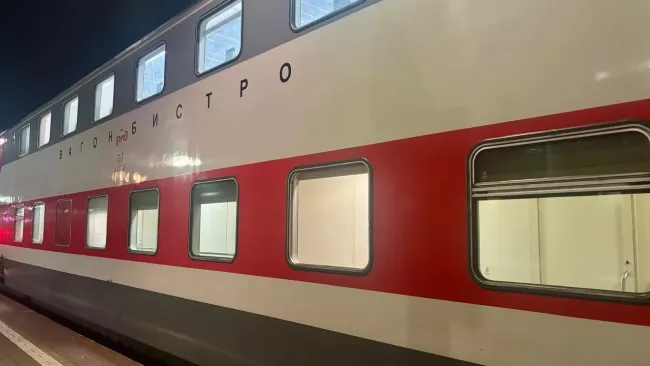 Проблемы с верхними полками в плацкарте: как избежать неудобств при посадке