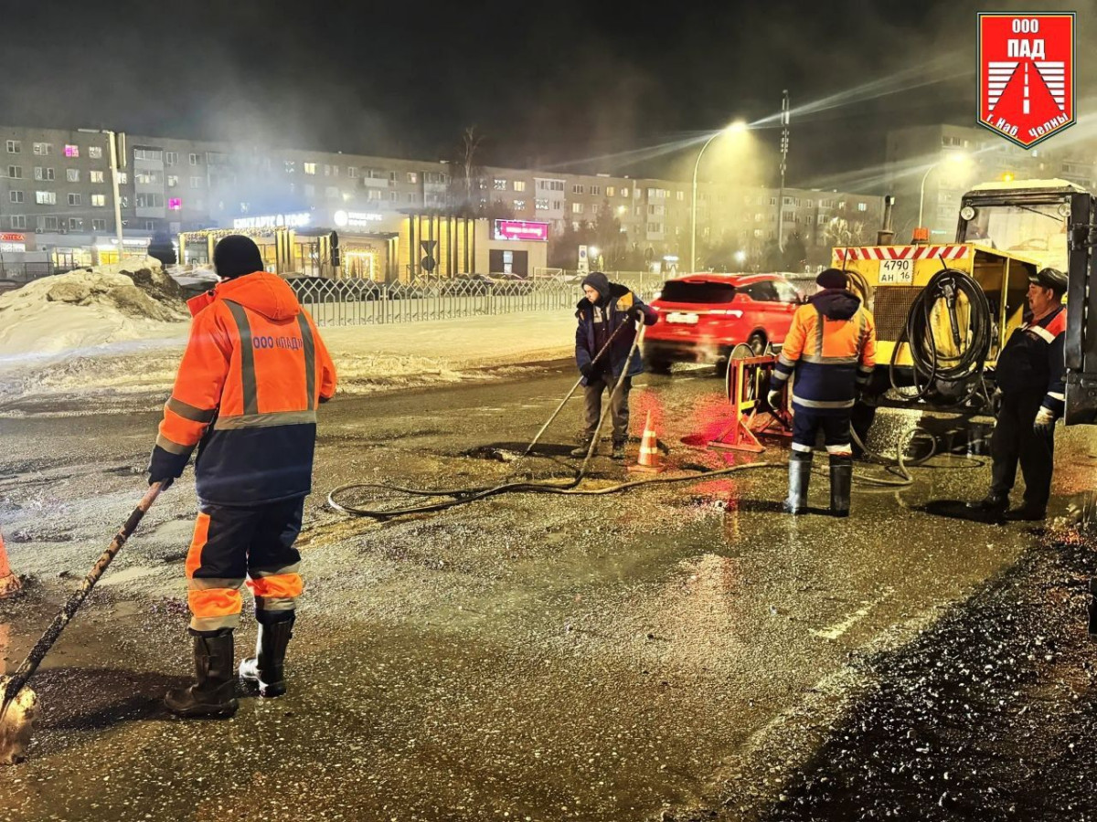 В Набережных Челнах начался ямочный ремонт дорог