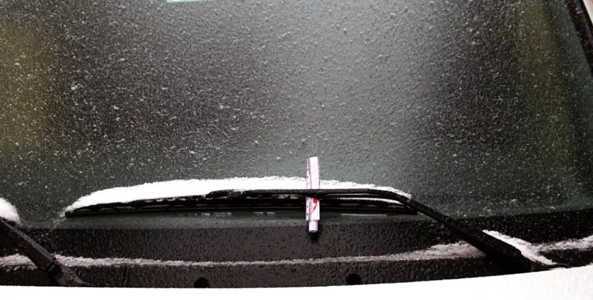 Как избавиться от обледенения дворников: простой способ для чистого стекла