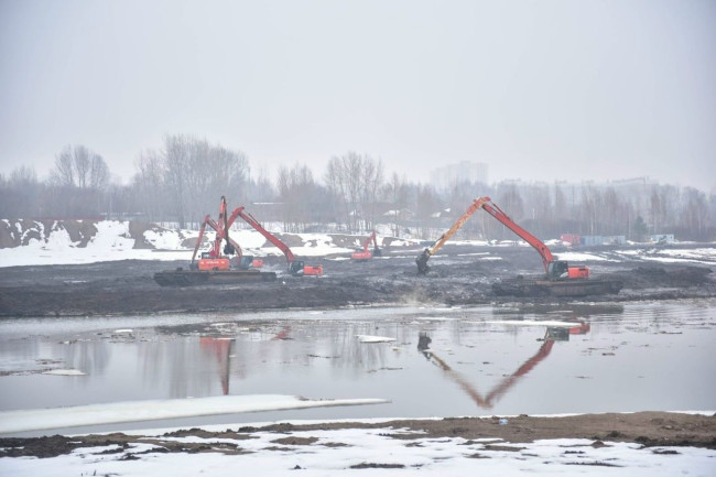 Мэр Набережных Челнов осмотрел набережную перед акцией «Вода России»