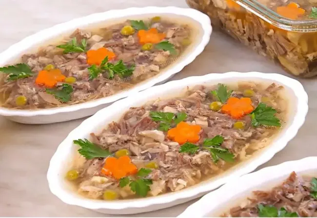 Как правильно приготовить холодец: 4 ошибки, которые испортят блюдо