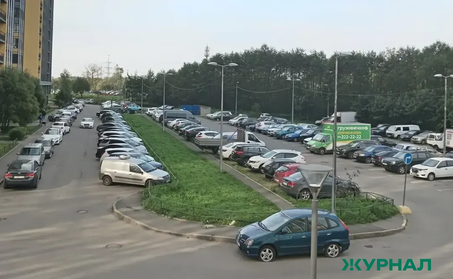 В Нижнекамске усиливают контроль за парковкой на газонах во время таяния снега