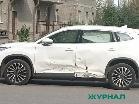 В Набережных Челнах мужчина угнал автомобиль и попал в аварию