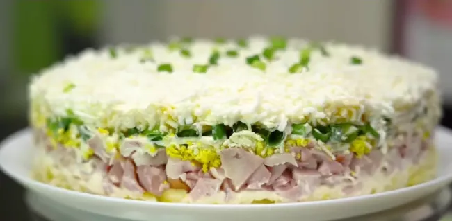 Салат Невеста: простой рецепт для новогоднего стола, который удивит гостей