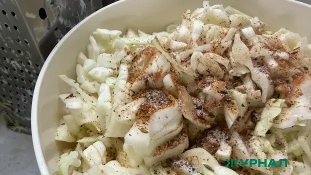 Салат с пекинской капустой и ветчиной за 10 минут: просто и вкусно