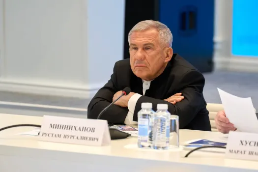 Минниханов обсудил модернизацию ЖКХ и цифровизацию инфраструктуры на заседании в Москве