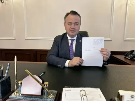 Министр здравоохранения Татарстана передал заработок на помощь Донбассу