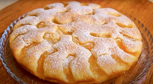 Нежный пирог с мандаринами за 30 минут: простой рецепт для праздничного стола