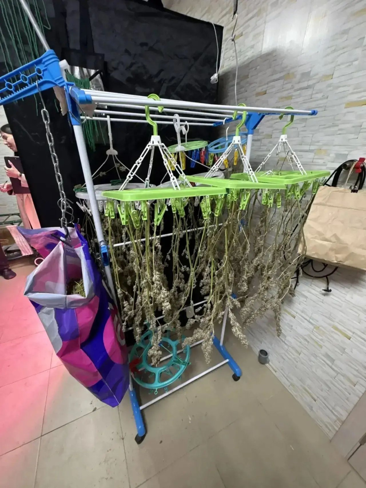 В Казани задержан мужчина за незаконное производство наркотиков в квартире