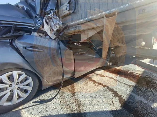 В Татарстане в результате жесткого столкновения легковушки и грузовика погибли 4 человека