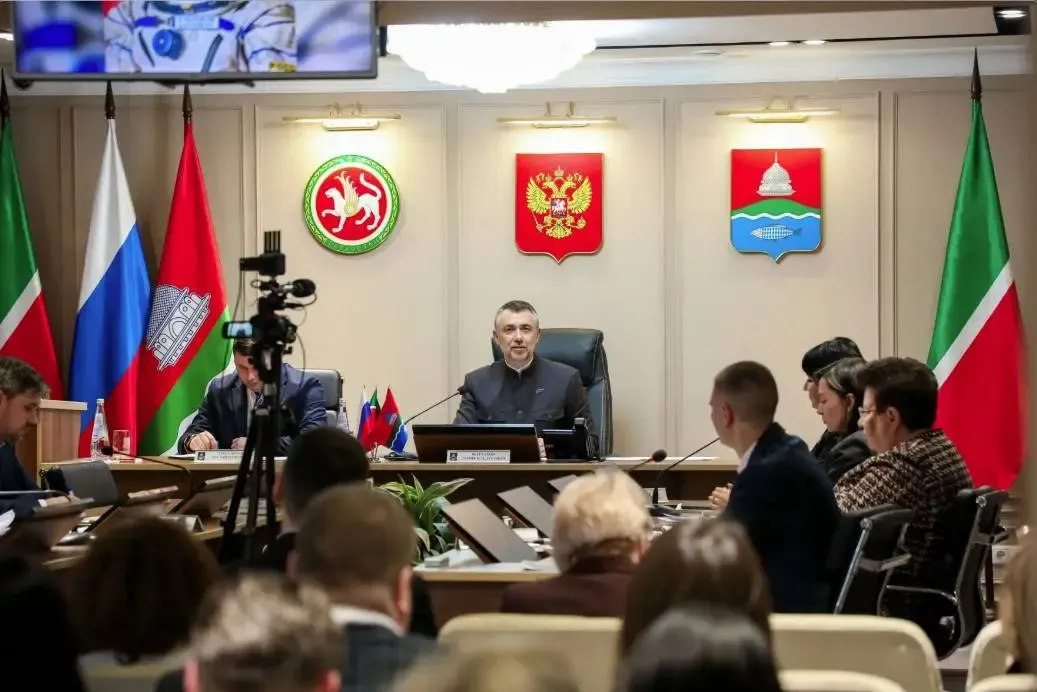 Фаттахов поручил проверить укрытия в Бугульме после угрозы атак беспилотников