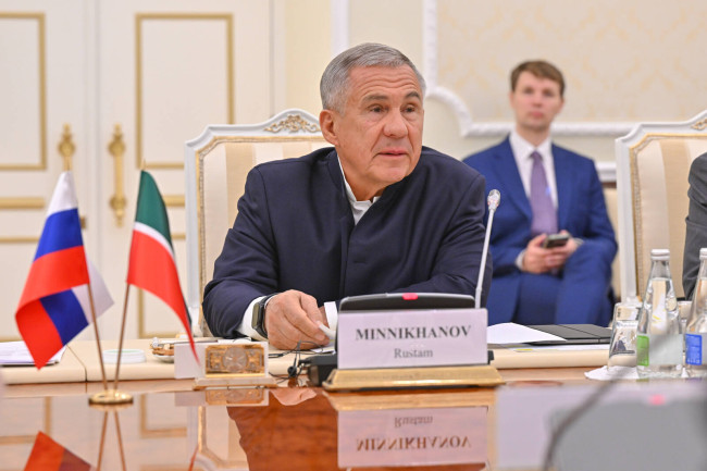 Минниханов встретился с иностранными дипломатами в Казани для обсуждения сотрудничества