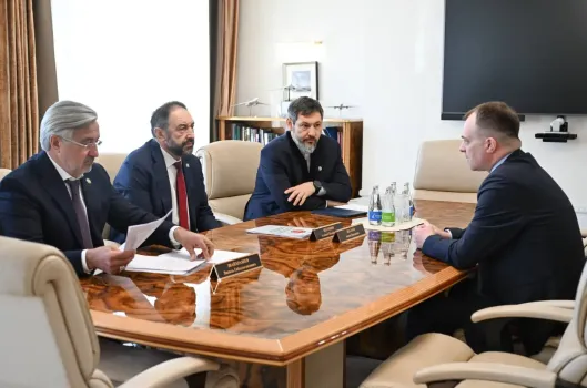 Премьер-министр Татарстана обсудил подготовку к заседанию SMIIC с главой Росстандарта