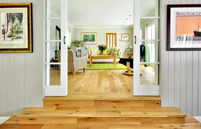 Кварцевый ламинат: прочное и водостойкое покрытие для вашего дома