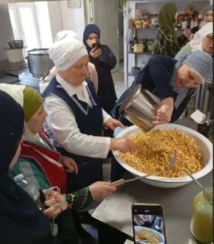 Шакирды медресе &laquo;Мухаммадия&raquo; приготовили сладости для бойцов СВО ко Дню Победы