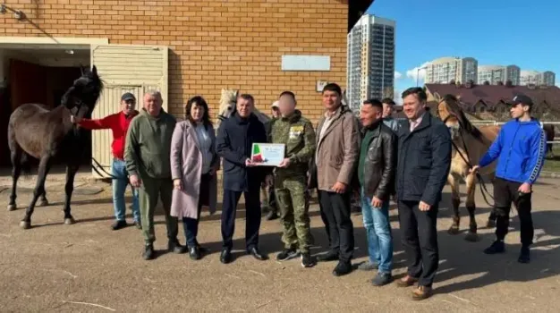 Из Казани в зону СВО передали вторую партию лошадей