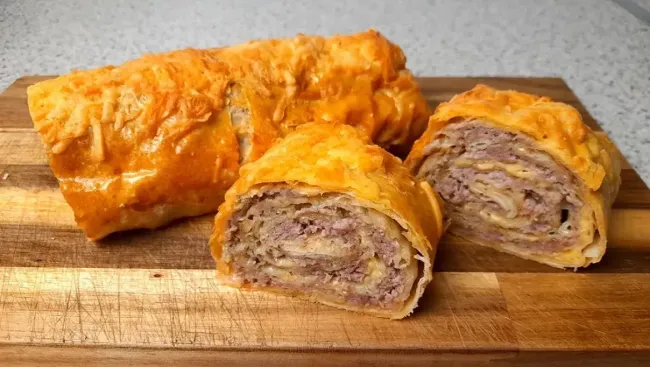 Рулет из лаваша с фаршем и яйцом: быстрое и сытное угощение для всей семьи