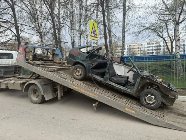 В Набережных Челнах продолжается эвакуация брошенных автомобилей