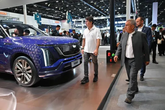 Минниханов посетил автосалон Auto China в Пекине