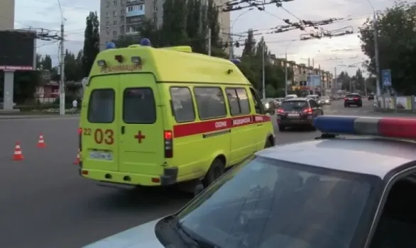 Авария на проспекте Мусы Джалиля: в столкновении скутера и легковушки пострадали два человека