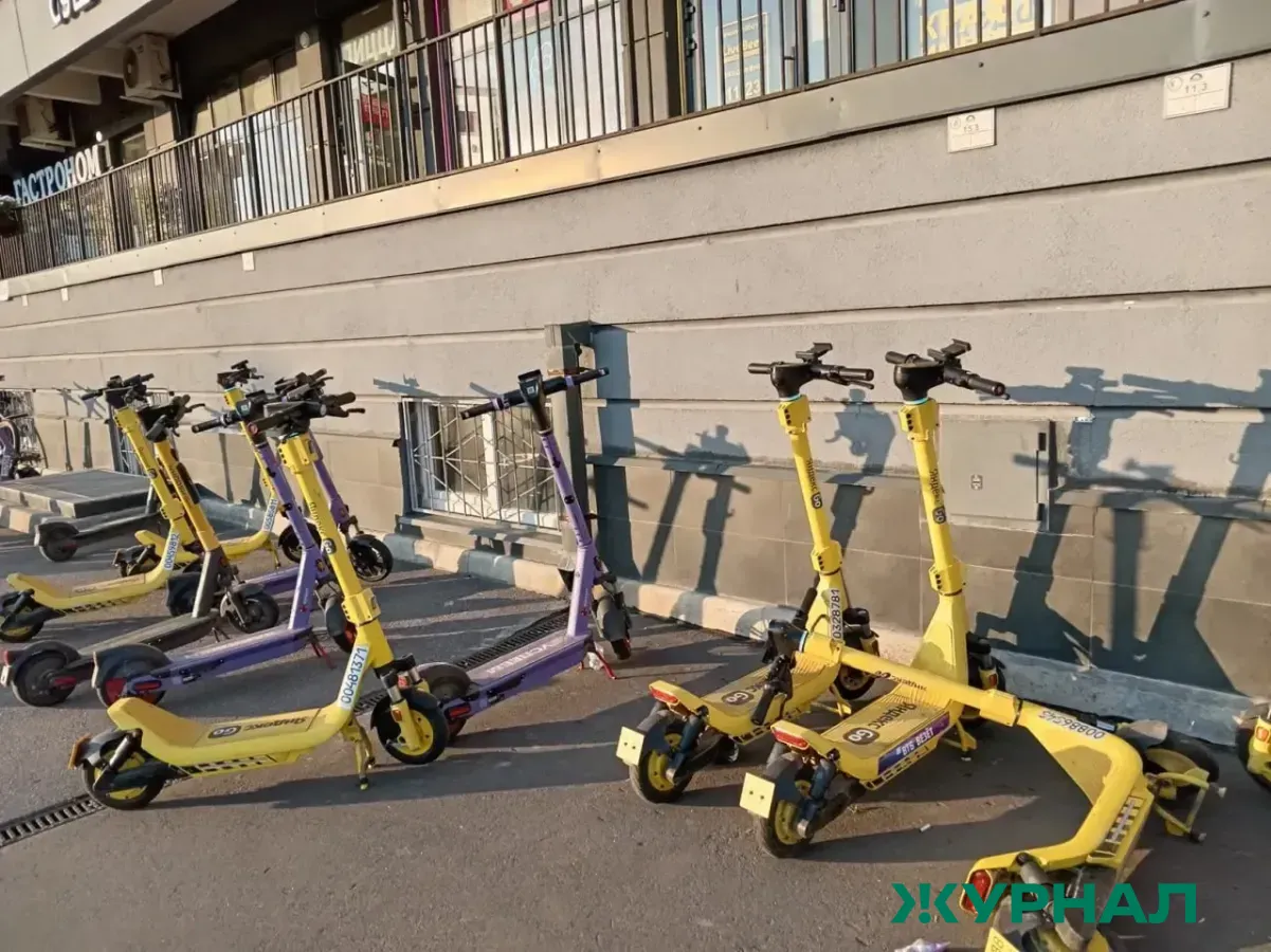 В Казани эвакуировали 400 электросамокатов и велосипедов за неправильную парковку